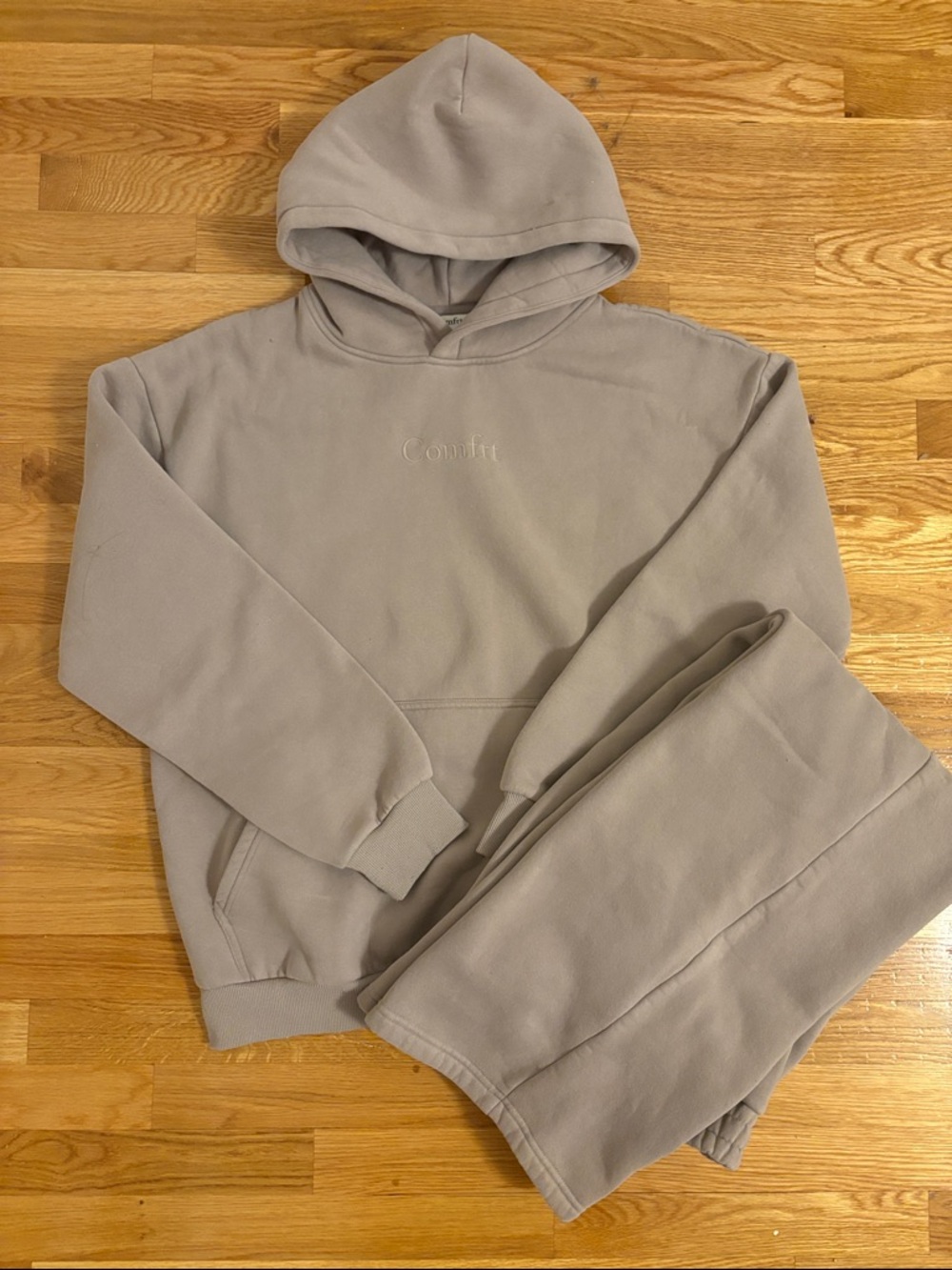 Comfrt Signature Medium Hoodie and Pant Set in Bark